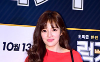 [BZ포토] 황보라, 강렬한 레드 니트