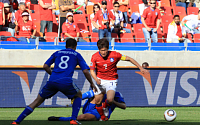 주장 박지성 추가골  한국, 그리스 2-0 리드