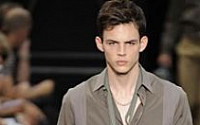 모델 톰 니콘, 투신자살 패션계 충격