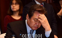[포토] 머리 아픈 김무성 전 대표