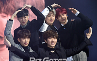 [BZ포토] B1A4, 팬들 향해 보내는 단체 하트