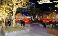 BNK부산은행, 2017년 창립 50주년 기념 본점 ‘LED 빛 축제’ 실시