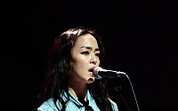 [BZ포토] 김윤아, 독보적인 음색