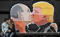 오바마, 對 러시아 제재 강화…“트럼프 보고 있나?”