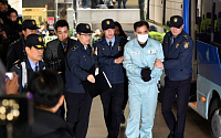 김종 전 차관 특검 사무실 출석…'대통령 뇌물 혐의' 밝혀질까