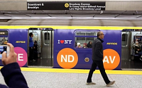 뉴욕 지하철, 100년 만에 개통…예술 작품으로 장식