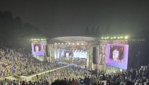 성시경 폭우 콘서트 현장 모습…우비 입고 좌석 채운 팬들