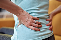 아슬아슬 빙판길…골다공증 ‘고관절 골절’ 빨간불[e건강~쏙]