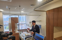 ‘삑’ 소리로 이상 징후 잡아낸다…웨어러블 AI가 지키는 병동 [가보니]