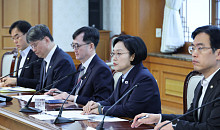 한총리 "AI 해킹에 기존 보안체계 한계…인증 전면 검토"