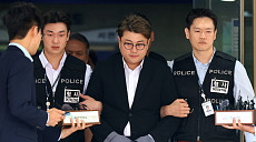 '구속 5일째' 김호중 독방 수감…대부분의 시간 잠만 자