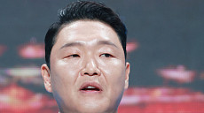 경찰, 싸이 소속사 등 압수수색…수면제 대리수령 혐의