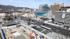 경찰버스가 결혼식 셔틀버스로…방탄소년단 광화문 공연 여파