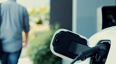 유가 급등 속 '주유 공포' 확산⋯충전요금 싼 EV 관심 폭증