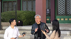 젠슨 황 "전세계 최대 규모 사업 가져와…수천억달러 수익 유입될 것"