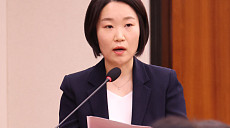 野 "7년간 비거주 1주택" vs 與 "소상공인 적임자"