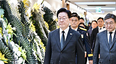 李대통령, 부천 화재 순직 소방관 빈소 찾아⋯"희생 영원히 기억"