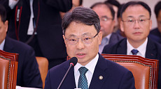 산림청장 "재선충병 특단 대책 필요…항공방제 재개 준비"