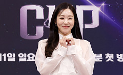 '소녀시대' 티파니, 연인 변요한 질문에 활짝⋯"'베일드 컵' 응원해줘"