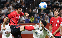 한국 축구, 사우디 2-0 승리…8강서 베트남과 대결 