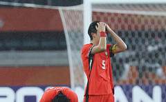 한국 여자축구, 일본에 0-2 패…사상 첫 결승행 불발 