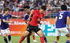 한국 남자축구, 일본과 결승서 득점 없이 전반 마무리 