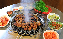 '2TV 생생정보' 오늘방송맛집- 가격파괴, 국내산 돼지갈비가 단돈 1만원대? '백○'