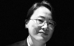 [데스크 시각] 유통가 ‘김부장’의 희망퇴직 그림자