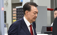 김건희 특검 “尹, 바닥에 누워 체포 거부⋯물리력 행사해 집행 완료 예정”