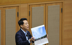 선거 앞둔 서울시, 주택 정책부터 종묘 앞 개발까지 ‘혼란’