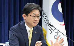 이억원 “내년 가계부채 총량관리 유지…연말 대출쏠림은 보완책 마련”