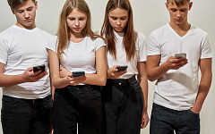 호주, 세계 최초 '16세 미만 SNS' 차단…유럽ㆍ아시아로 확산 중