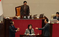 의제 외 발언에 마이크 차단…제한법 왜 나왔나 [필리버스터 딜레마①]