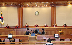 전동 킥보드에 운전면허‧헬멧 착용 의무…헌재, 도로교통법 규제 ‘합헌’