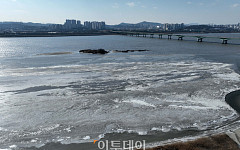 내일 ‘살얼음판’ 출근길 주의… 다음 주엔 ‘강력 한파’ 몰려온다