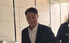 롯데 계열사 대표들 약속이나 한듯...기자들 질문에 ‘묵묵부답’(현장)[롯데 VCM]