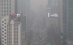 [날씨 LIVE] 전국 대체로 맑고 포근… 충청·남부 미세먼지 ‘나쁨’