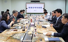 이투데이 미래전략위 “단순 전달 넘어 심층·구조 분석 보도 강화해야”