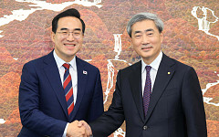 박홍근 기획예산처 장관-신현송 한국은행 총재 첫 회동 [포토]