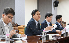 치솟는 환율에 긴급 F4회의..."과도한 변동성·일방향 쏠림 현상 용인하지 않을 것"