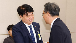 국회 복지위 출석한 박민수 2차관·임현택 의협 회장