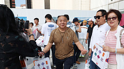 중국 관광객 무비자 첫날…'면세점업계 유커 특수'
