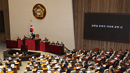 국회 '휴일 본회의', 70여건 민생 법안 '처리'