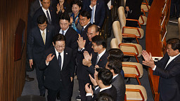 국회 시정연설, 박수받으며 퇴장하는 이재명 대통령