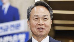 진옥동 신한금융 회장, 연임 성공