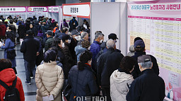 취업자 22만명대 증가... '청년층 제조·건설업은 부진 지속'