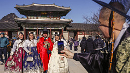 새해 첫 날, 북적이는 경복궁