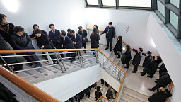 이해찬 전 총리 빈소 이틀째... 이어진 여야·각계 인사 조문 행렬