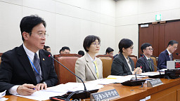 연금개혁특위, 답변하는 김영훈-정은경 장관