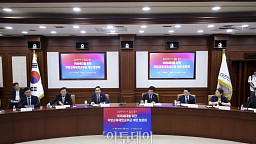 기획예산처·교육부 장관 '교육교부금 개편' 공개토론